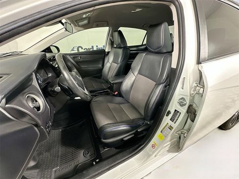 Used 2017 Toyota Corolla SE image 23