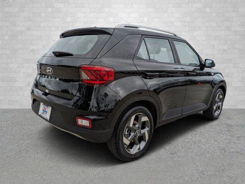New 2025 Hyundai Venue SEL image 2