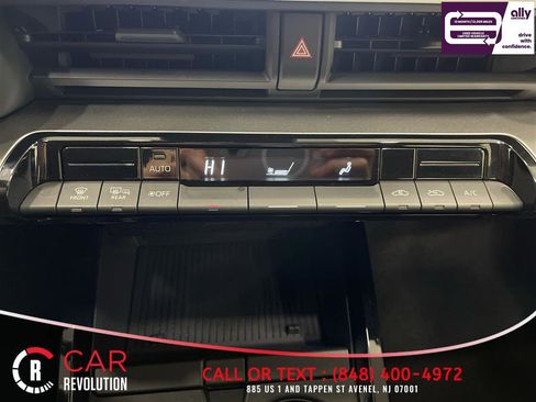 Used 2023 Toyota Prius LE FWD image 22