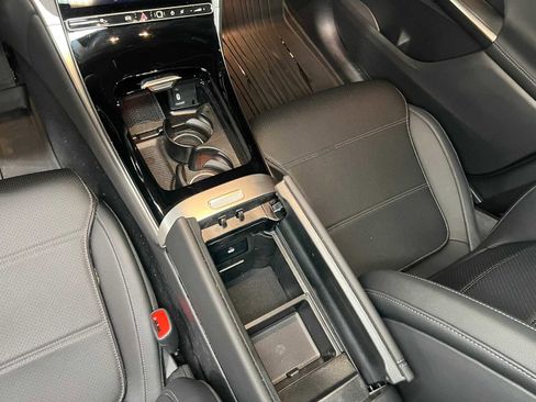 Used 2026 Mercedes-Benz GLC 300 4MATIC image 32