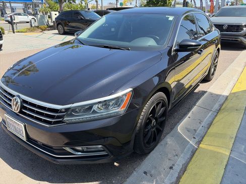 Used 2018 Volkswagen Passat 2.0T SE FWD image 3