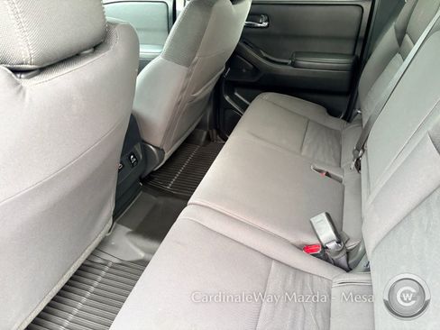 Used 2024 Nissan Frontier SV w/ SV Convenience Package image 23