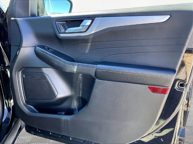 Used 2023 Ford Escape Platinum FWD image 12