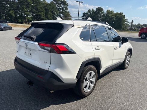 Used 2019 Toyota RAV4 LE FWD image 8