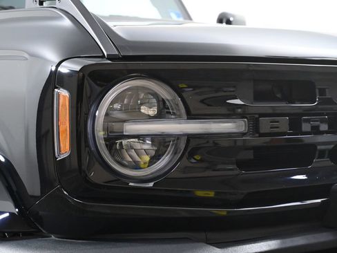 Used 2022 Ford Bronco Outer Banks AWD/4WD image 5