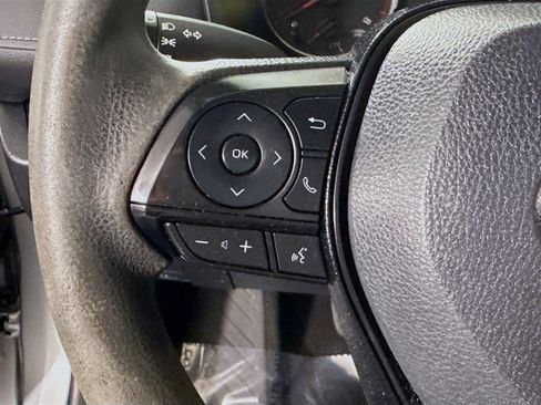 Used 2021 Toyota RAV4 LE image 14