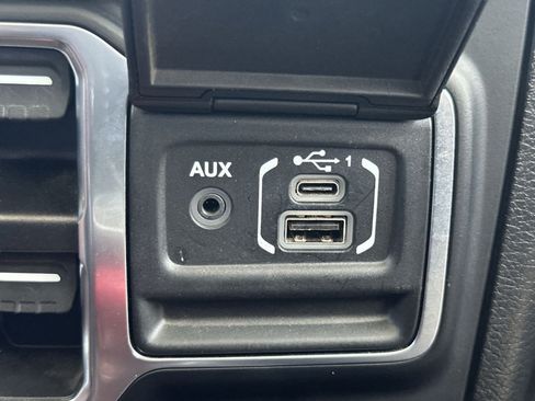 Used 2023 Jeep Gladiator Mojave AWD/4WD image 43