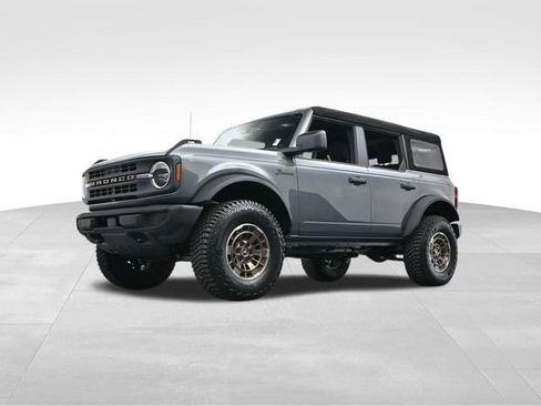 New 2025 Ford Bronco 4-Door image 32