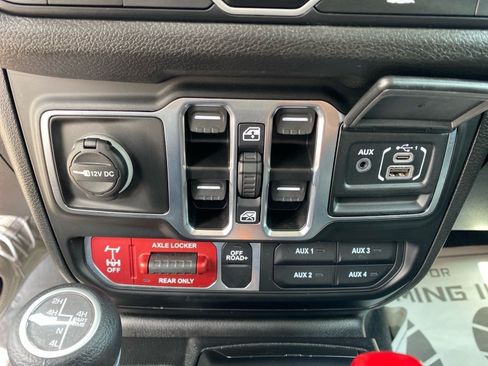 Used 2025 Jeep Wrangler Unlimited Sport S 4xe AWD/4WD image 13