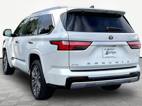 Used 2024 Toyota Sequoia Capstone RWD image 4