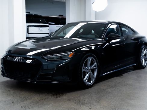 Used 2022 Audi e-tron GT Prestige w/ Prestige Package image 3