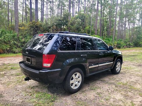 Used 2010 Jeep Grand Cherokee Laredo image 4