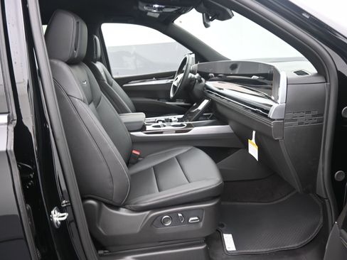 New 2026 Cadillac Escalade 4WD w/ LPO, Floor Liner Package image 13