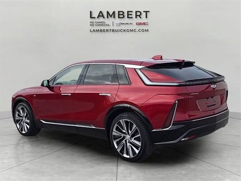 Used 2024 Cadillac Lyriq Luxury w/ LPO, Floor Liner Package image 8