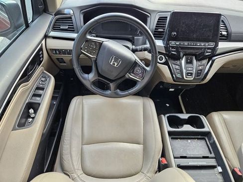 Used 2023 Honda Odyssey Touring image 17