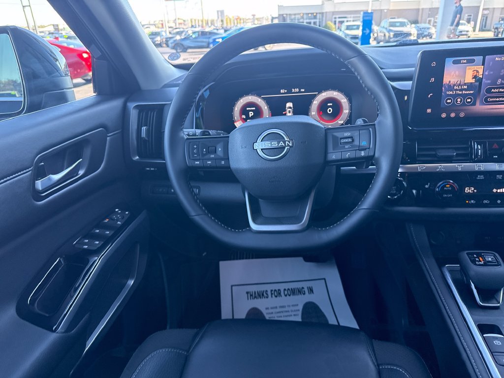 Used 2026 Nissan Pathfinder SL FWD image 22