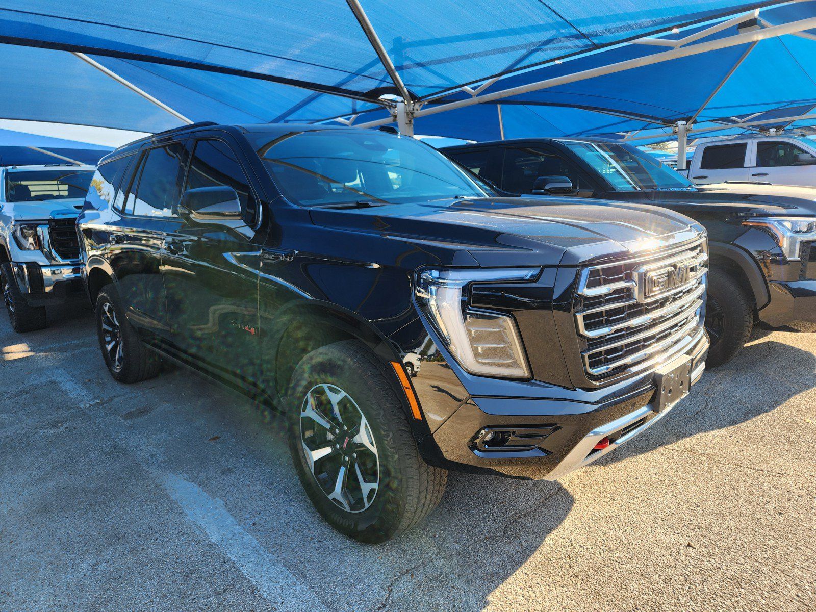 Used 2026 GMC Yukon AT4 w/ AT4 Premium Package AWD/4WD image 1