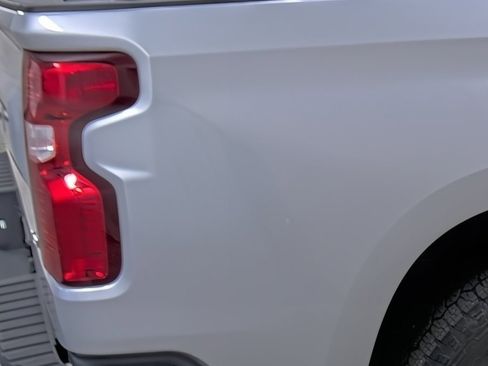 Used 2022 Chevrolet Silverado 1500 LT AWD/4WD image 13