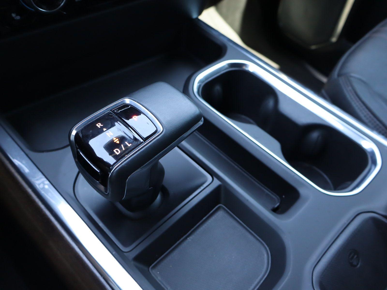 Used 2023 Chevrolet Silverado 1500 High Country w/ Technology Package AWD/4WD image 32