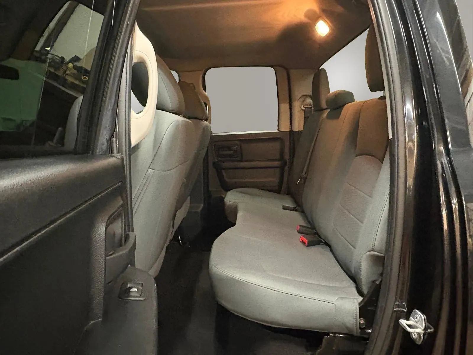 Used 2018 RAM 1500 Express w/ Black Ram 1500 Express Group AWD/4WD image 21