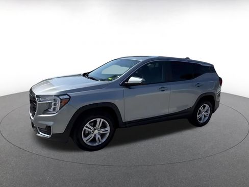 Used 2024 GMC Terrain SLE FWD image 8