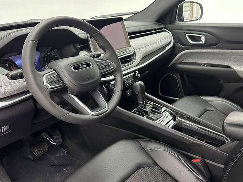 Used 2024 Jeep Compass Latitude w/ Altitude Special Edition image 8