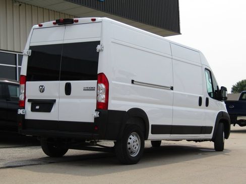 Used 2023 RAM ProMaster 2500 FWD image 3