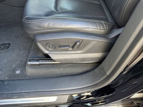 Used 2019 Audi Q8 Premium Plus image 13