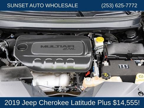 Used 2019 Jeep Cherokee Latitude Plus AWD/4WD image 33