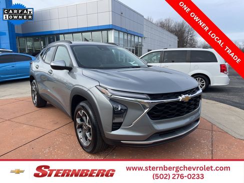 Used 2024 Chevrolet Trax LT w/ Driver Confidence Package image 1