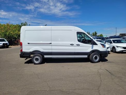 New 2026 Ford Transit 150 148 Medium Roof w/ Load Area Protection Package RWD image 4