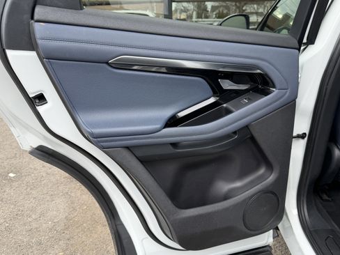 Used 2020 Land Rover Range Rover Evoque S image 39