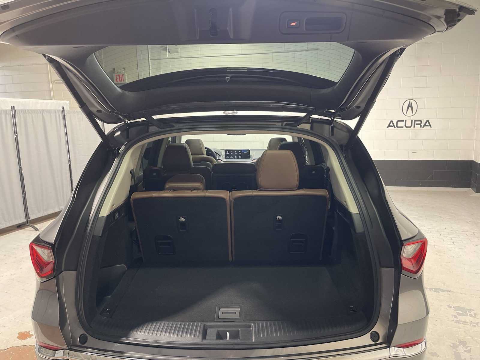 Certified 2024 Acura MDX w/ Technology Package AWD/4WD image 19