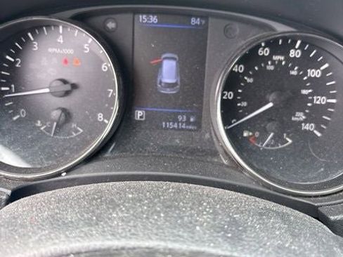 Used 2019 Nissan Rogue SV image 4