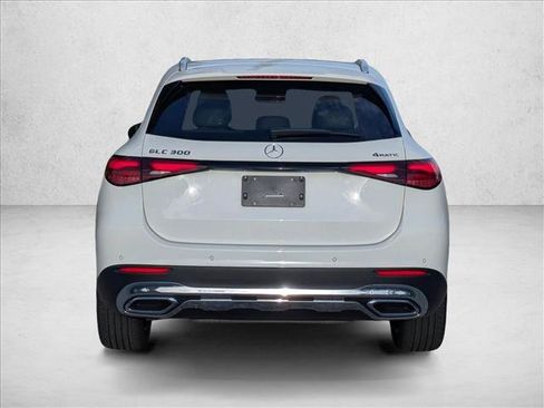 Used 2025 Mercedes-Benz GLC 300 4MATIC image 6
