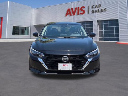 Used 2025 Nissan Sentra SV FWD image 2
