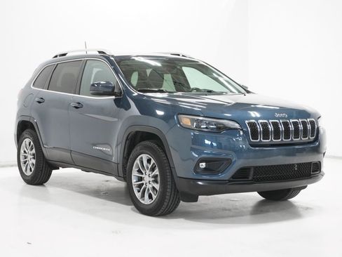 Used 2020 Jeep Cherokee Latitude Plus w/ Cold Weather Group image 4