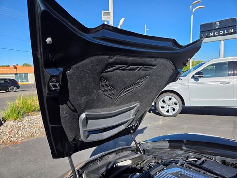 Used 2015 Chevrolet Corvette Z06 w/ 2LZ Preferred Equipment Group image 15