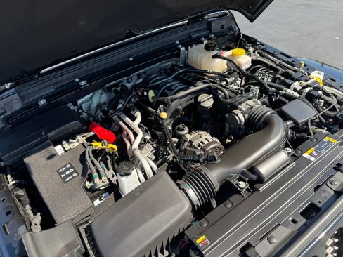 Used 2024 Jeep Wrangler Unlimited Sport image 17