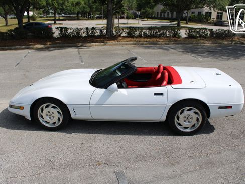 Used 1995 Chevrolet Corvette Convertible RWD image 19