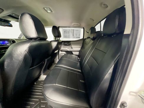 Used 2019 Toyota Tacoma SR5 RWD image 28