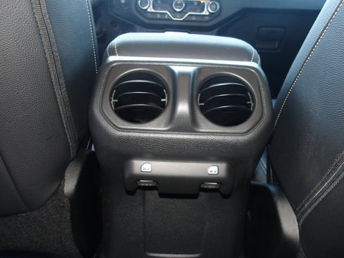 Used 2024 Jeep Gladiator Sport image 18