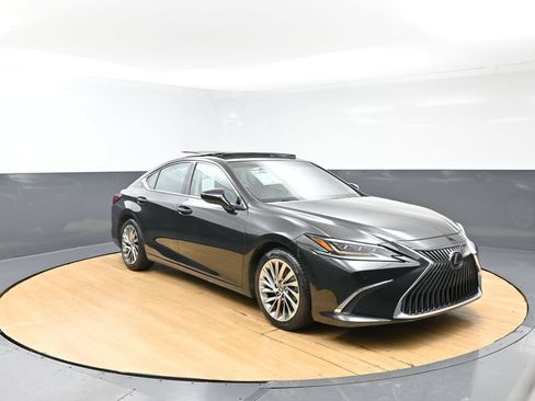 Used 2019 Lexus ES 350 Ultra Luxury w/ Accessory Package 2 FWD image 9
