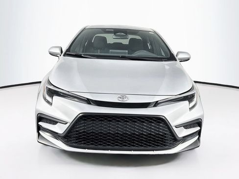 Used 2023 Toyota Corolla SE FWD image 2