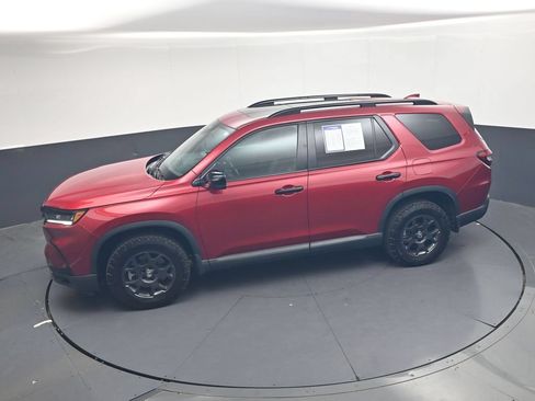 Certified 2025 Honda Pilot TrailSport image 34