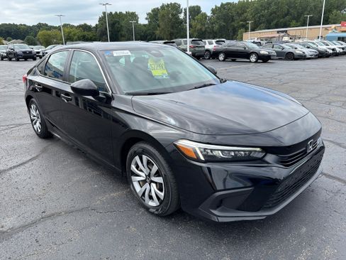 Certified 2022 Honda Civic LX image 2