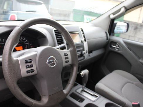 Used 2015 Nissan Frontier SV RWD image 10