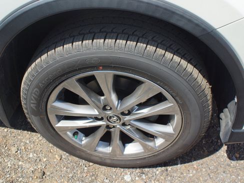 Used 2017 Toyota RAV4 Limited w/ Carpet Mat Package FWD image 4