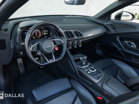 Used 2021 Audi R8 V10 w/ Premium Package RWD image 3