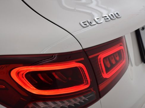 Used 2022 Mercedes-Benz GLC 300 image 12